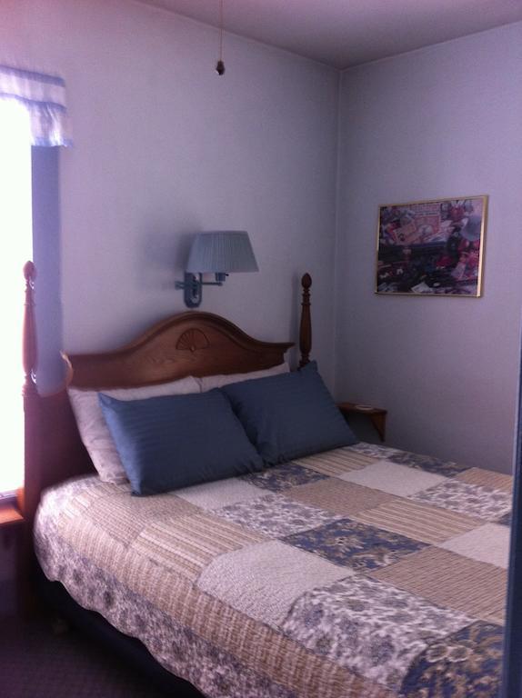 Portola Pullman House Inn الغرفة الصورة